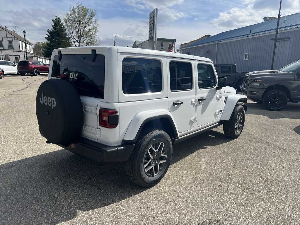 2025 Jeep Wrangler 4-Door Sahara 4x4