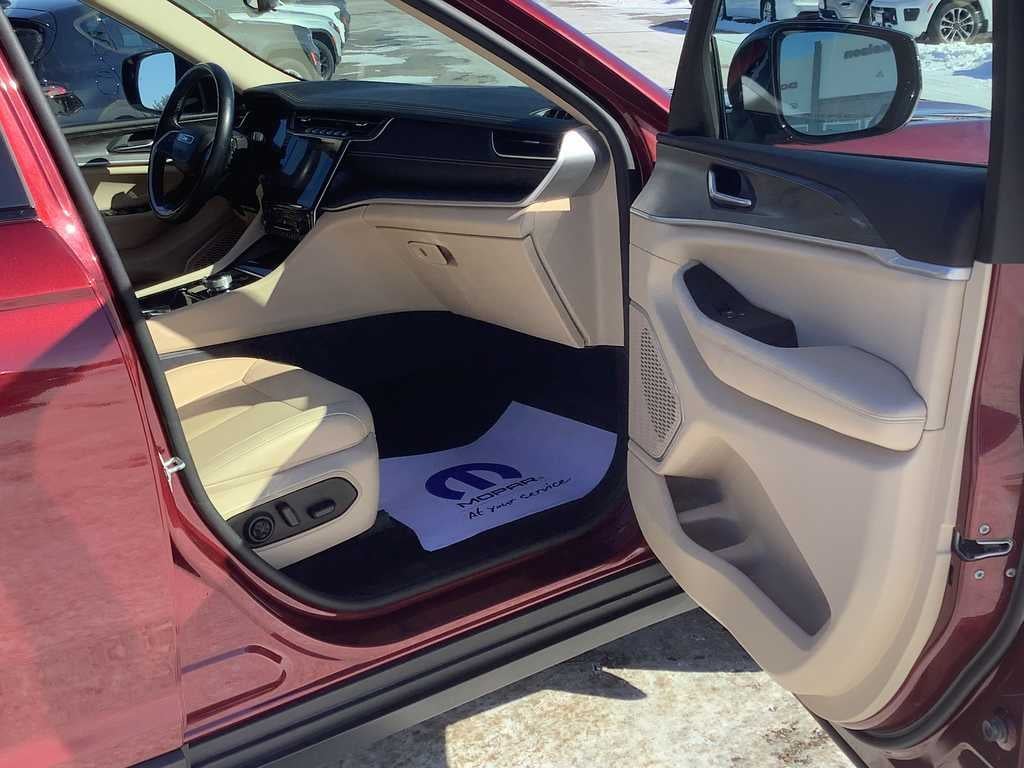 2022 Jeep Grand Cherokee L Limited 4x4