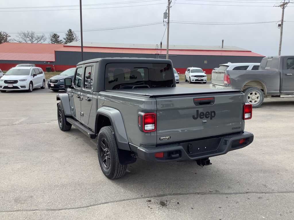 2021 Jeep Gladiator Sport S 4x4