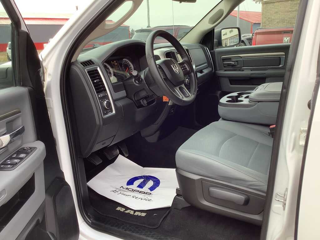 2017 RAM 1500 SLT Quad Cab 4x4 6'4' Box