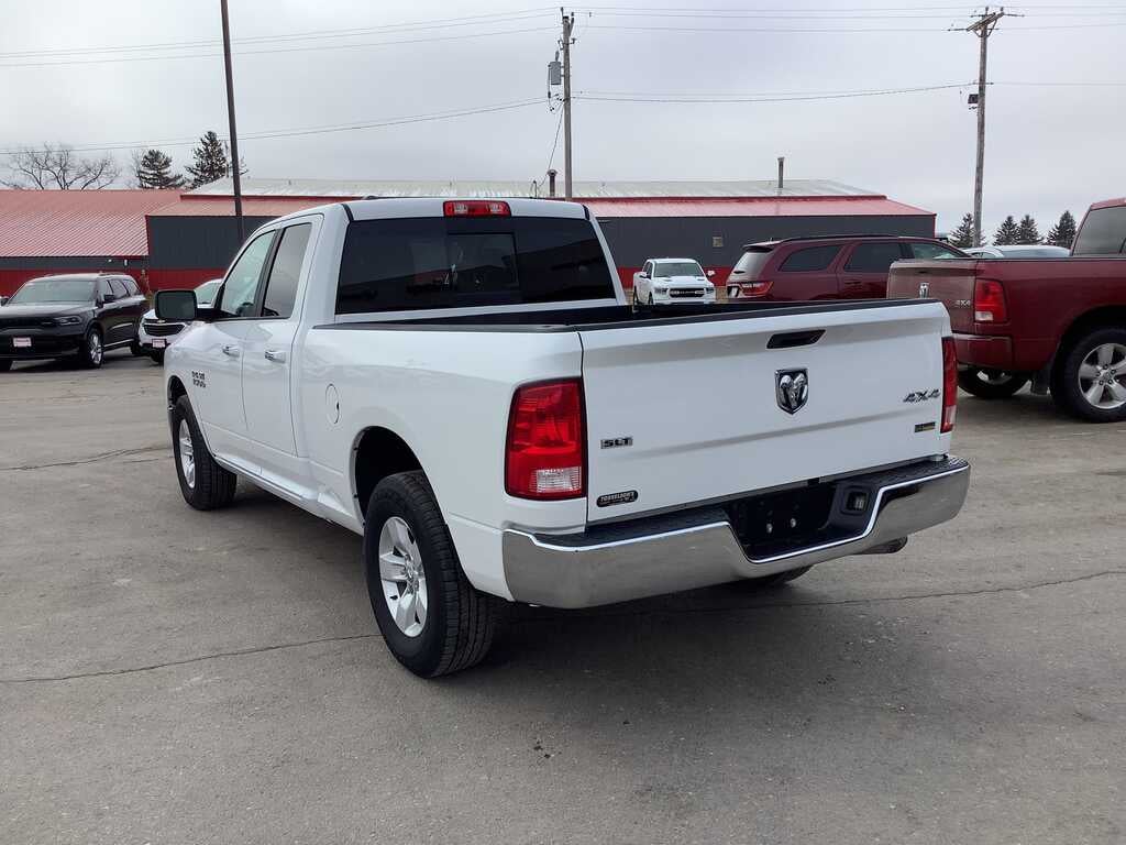 2017 RAM 1500 SLT Quad Cab 4x4 6'4' Box