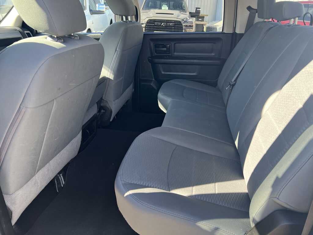 2019 RAM 1500 Classic Tradesman Crew Cab 4x4 5'7' Box