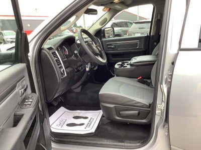 2022 RAM 1500 Classic SLT Crew Cab 4x4 5'7' Box