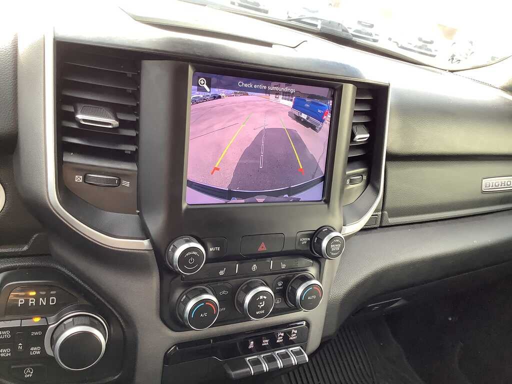 2021 RAM 1500 Big Horn Crew Cab 4x4 5'7' Box