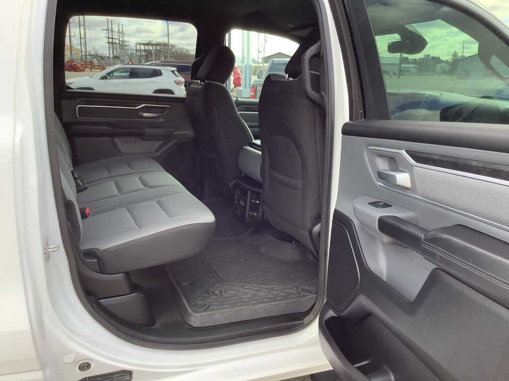 2021 RAM 1500 Big Horn Crew Cab 4x4 5'7' Box