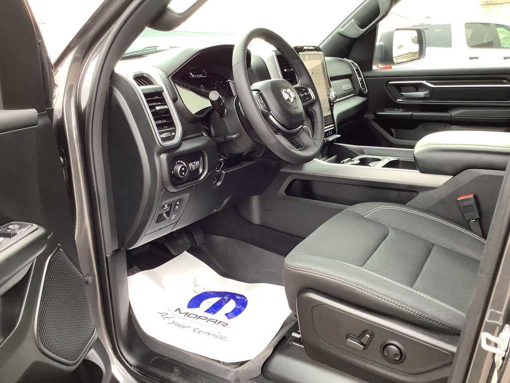 2025 RAM 1500 Big Horn Crew Cab 4x4 5'7' Box