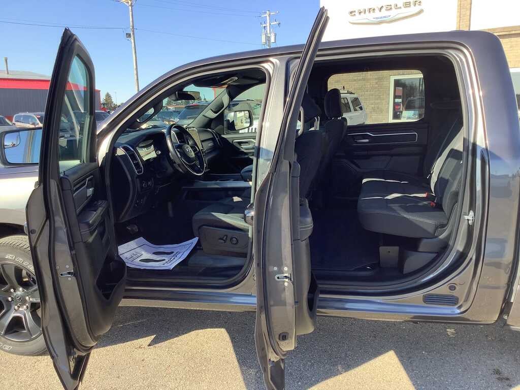 2023 RAM 1500 Crew Cab Big Horn 4x4 Night