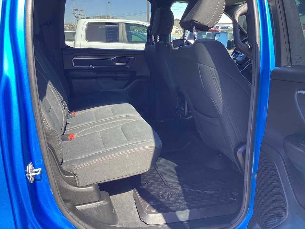 2021 RAM 1500 Big Horn Crew Cab 4x4 5'7' Box