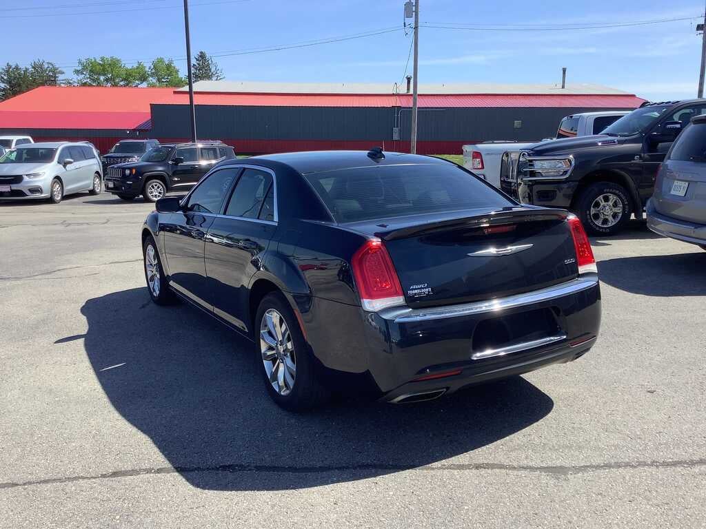 2015 Chrysler 300 Limited