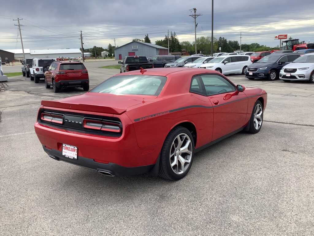 2015 Dodge Challenger SXT Plus
