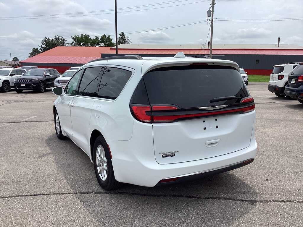 2022 Chrysler Pacifica Touring L