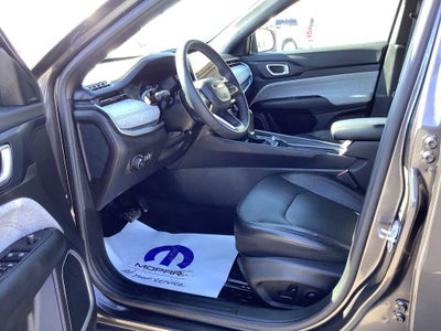 2023 Jeep Compass Latitude Lux FWD