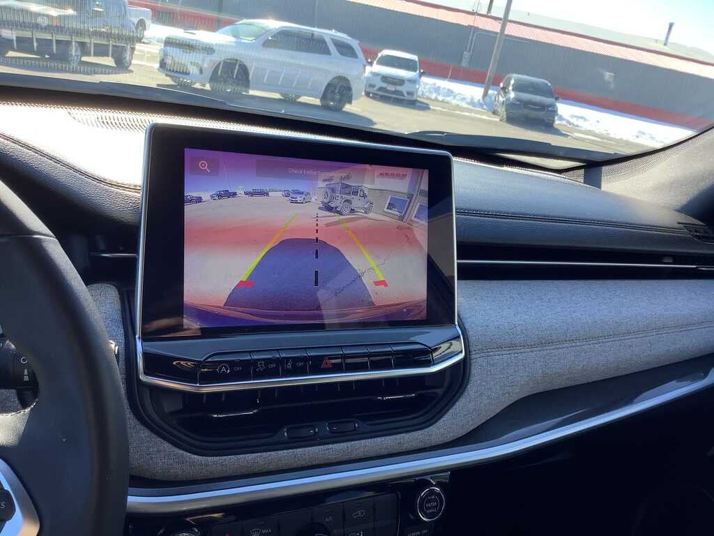 2023 Jeep Compass Latitude Lux FWD