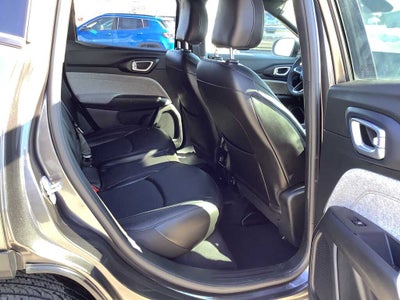 2023 Jeep Compass Latitude Lux FWD