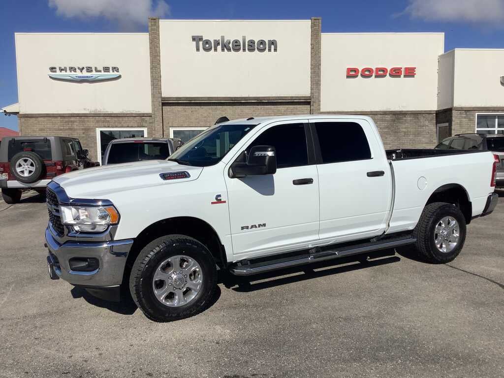 2024 RAM 2500 Big Horn Crew Cab 4x4 6'4' Box