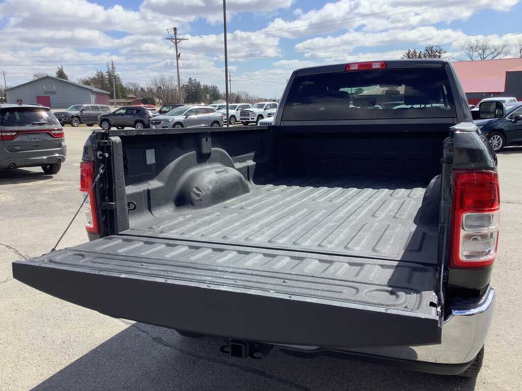 2022 RAM 2500 Crew Cab Tradesman 4x4 8' Box