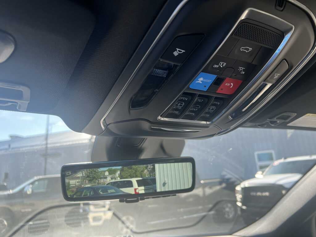 2027 Jeep Grand Cherokee GRAND CHEROKEE LIMITED RESERVE 4X4