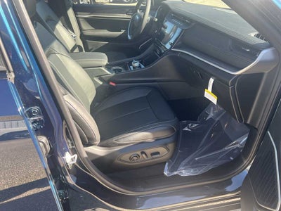 2027 Jeep Grand Cherokee GRAND CHEROKEE LIMITED RESERVE 4X4