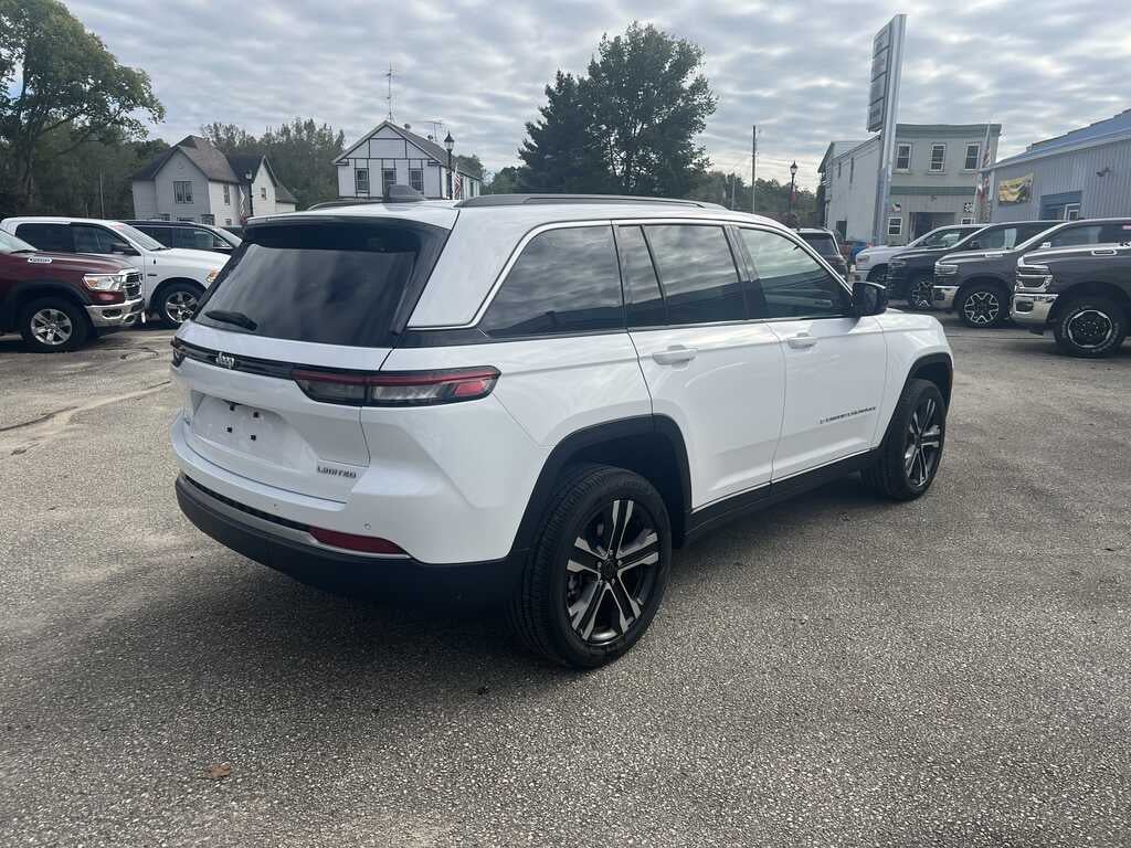 2027 Jeep Grand Cherokee GRAND CHEROKEE LIMITED 4X4