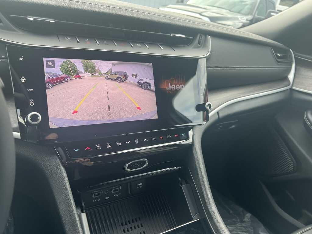 2027 Jeep Grand Cherokee GRAND CHEROKEE LIMITED 4X4