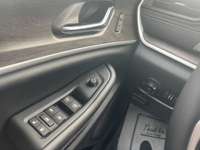 2027 Jeep Grand Cherokee GRAND CHEROKEE LIMITED 4X4