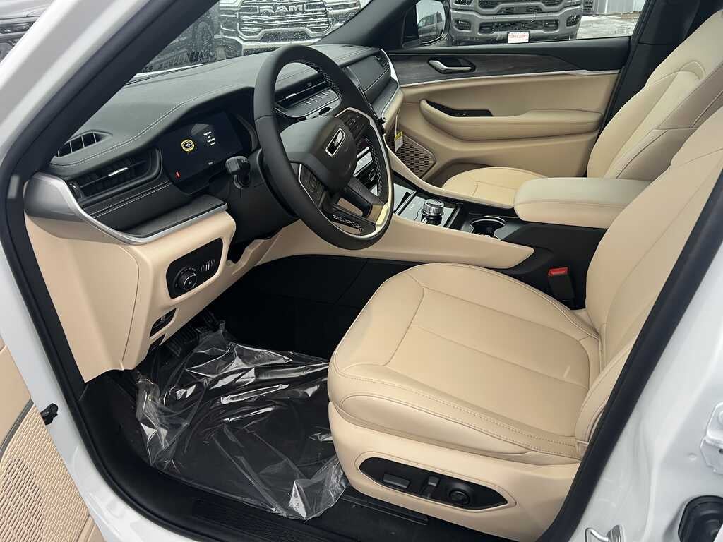 2026 Jeep Grand Cherokee GRAND CHEROKEE L LIMITED 4X4