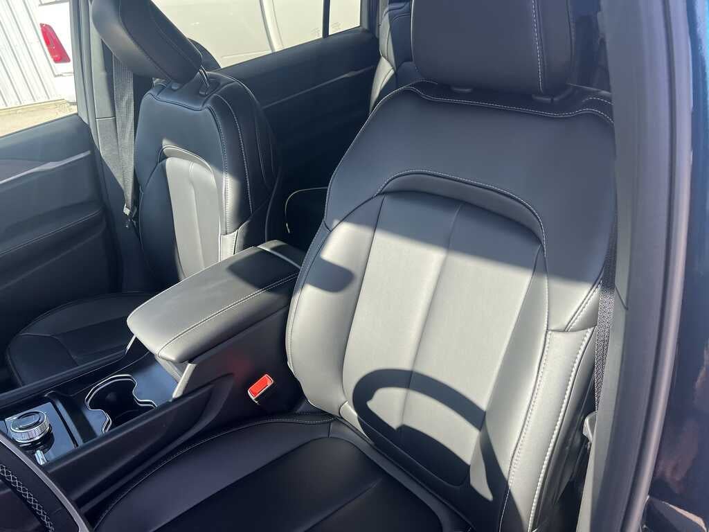2027 Jeep Grand Cherokee GRAND CHEROKEE L LIMITED 4X4