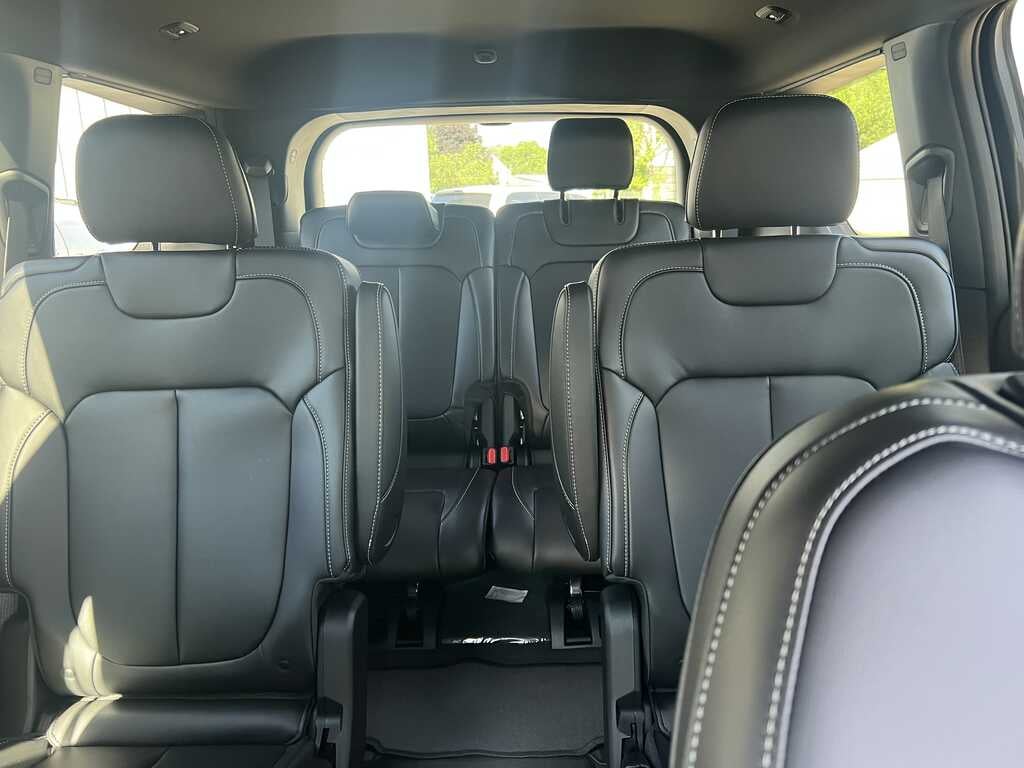 2027 Jeep Grand Cherokee GRAND CHEROKEE L LIMITED 4X4