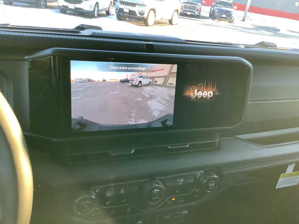 2026 Jeep Gladiator GLADIATOR SAHARA 4X4