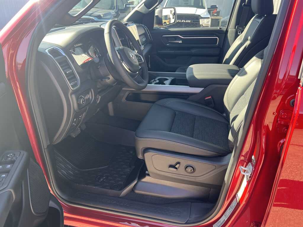 2027 RAM Ram 1500 RAM 1500 BIG HORN CREW CAB 4X4 5'7' BOX