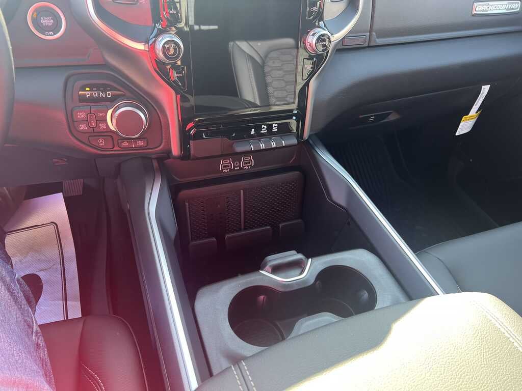 2027 RAM Ram 1500 RAM 1500 BIG HORN CREW CAB 4X4 5'7' BOX
