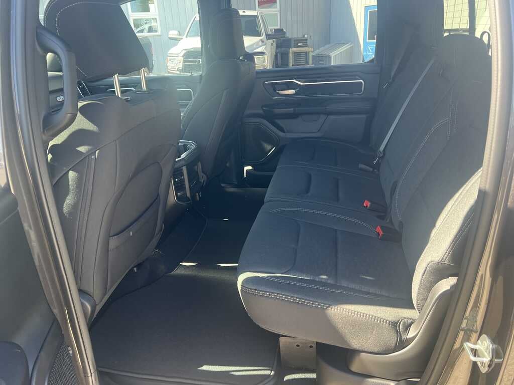 2027 RAM Ram 1500 RAM 1500 BIG HORN CREW CAB 4X4 5'7' BOX