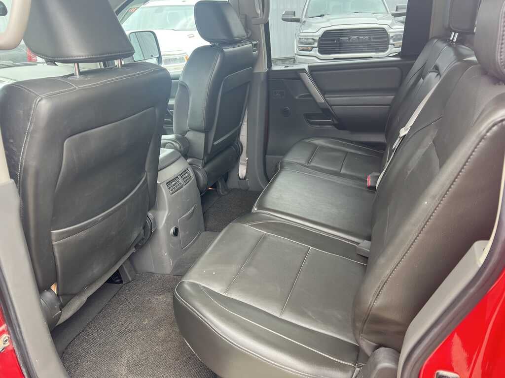 2005 Nissan Titan LE