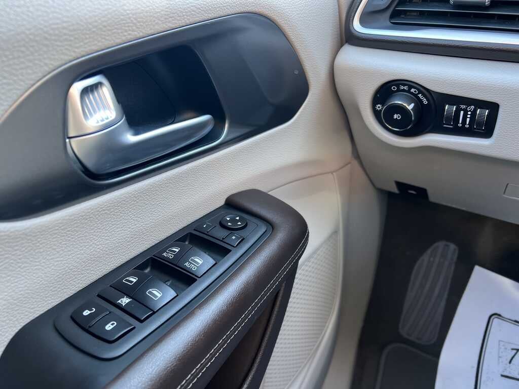 2019 Chrysler Pacifica Touring-L