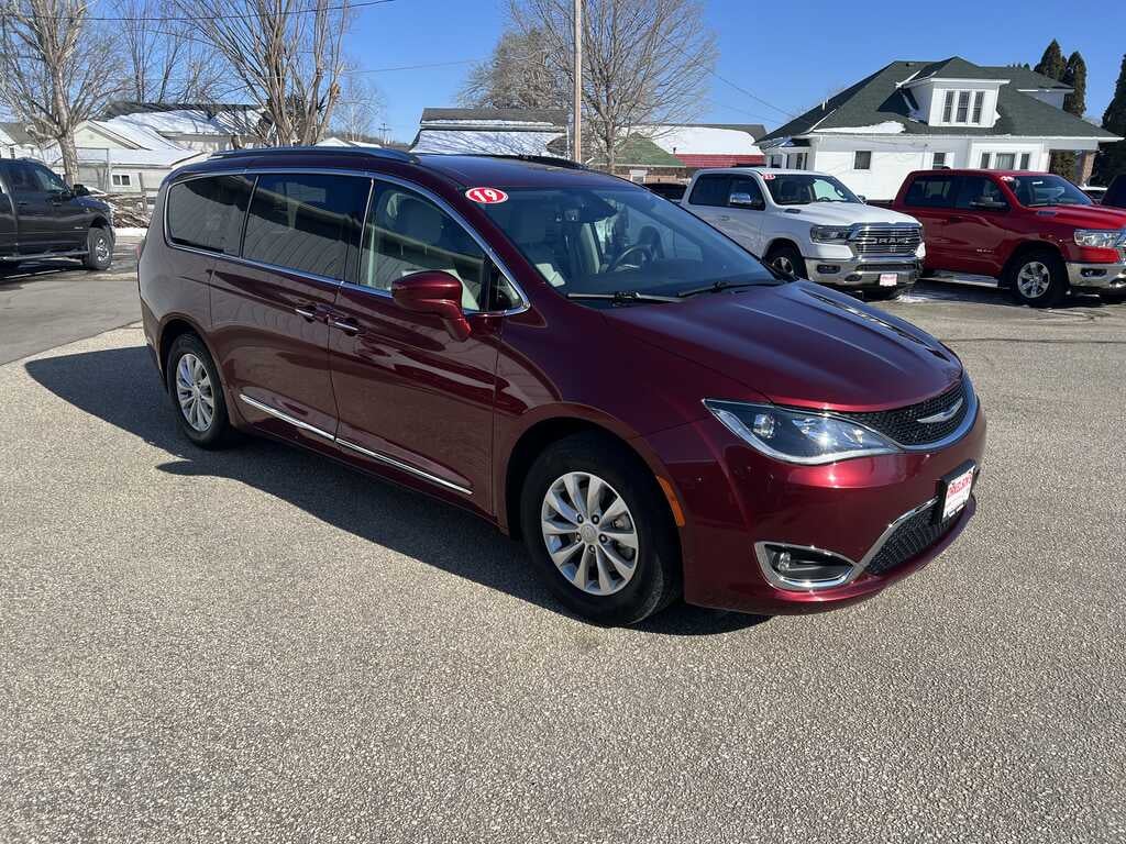 2019 Chrysler Pacifica Touring-L