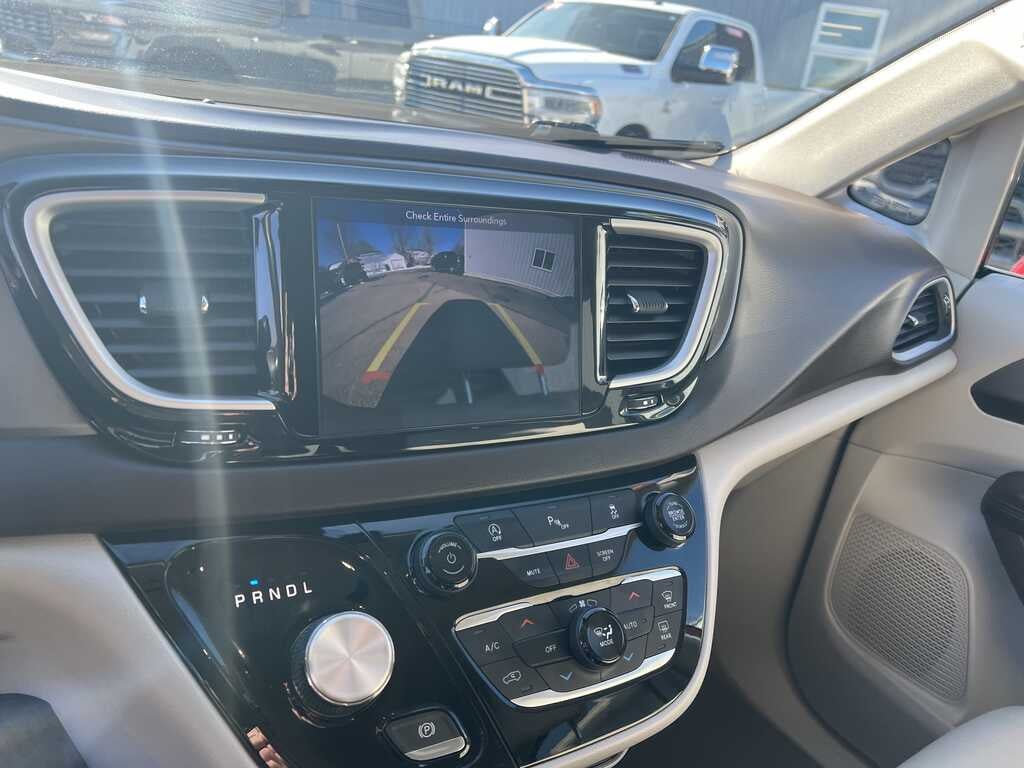 2019 Chrysler Pacifica Touring-L