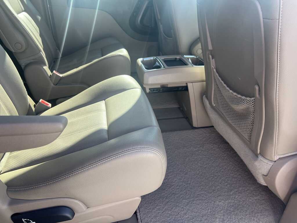 2016 Chrysler Town & Country Touring-L