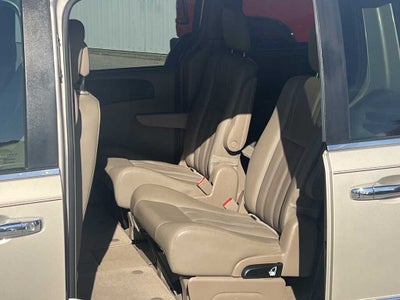 2016 Chrysler Town & Country Touring-L