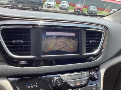 2022 Chrysler Voyager LX