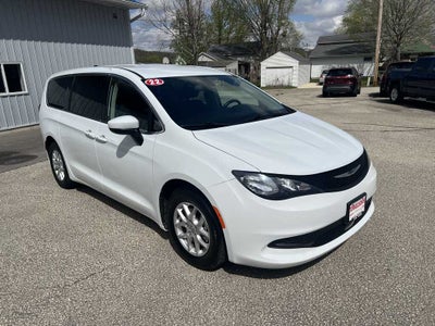 2022 Chrysler Voyager LX
