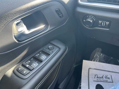 2027 Chrysler Pacifica PACIFICA SELECT AWD