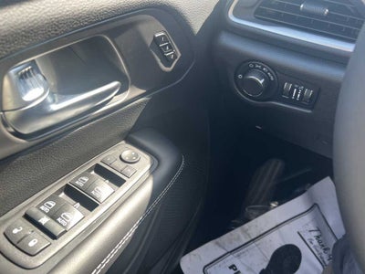 2027 Chrysler Pacifica PACIFICA SELECT AWD