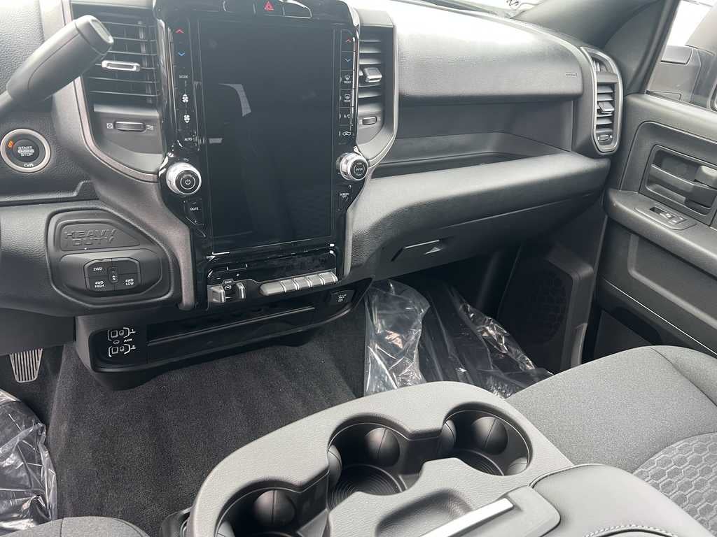 2026 RAM Ram 2500 RAM 2500 BLACK EXPRESS CREW CAB 4X4 6'4' BOX