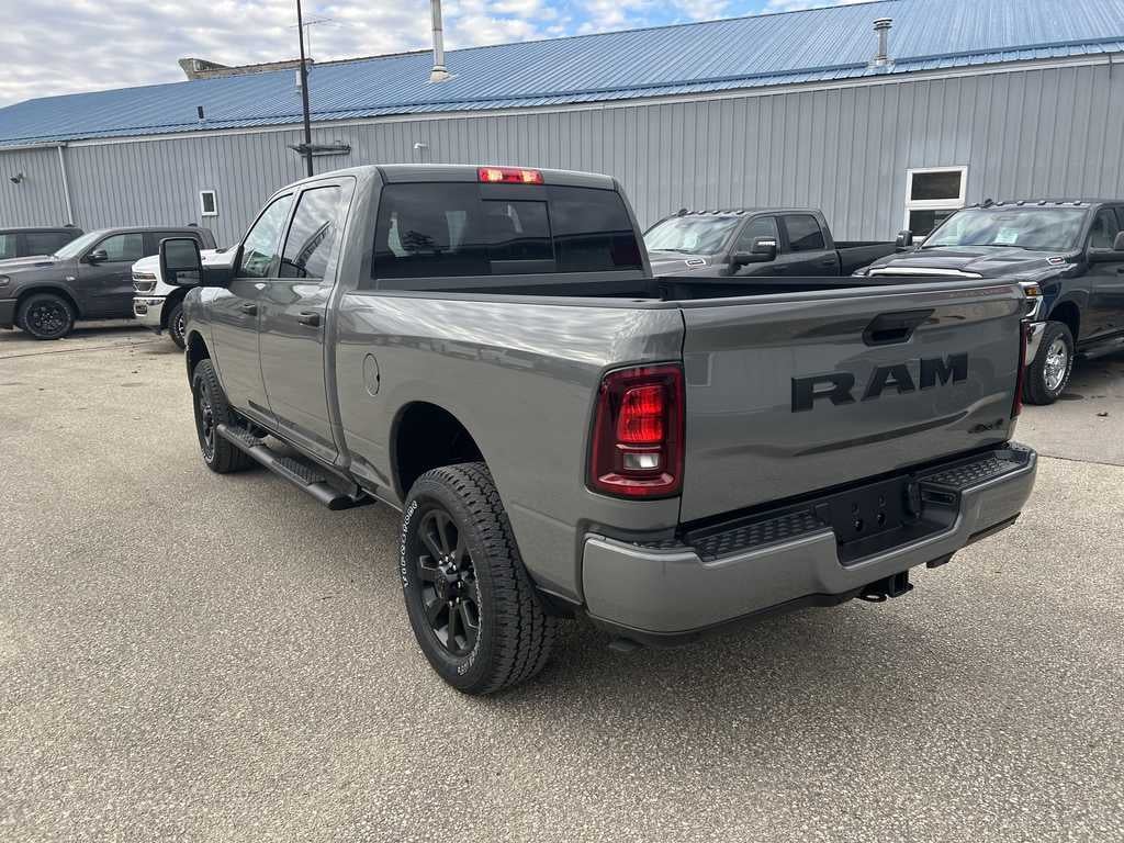2026 RAM Ram 2500 RAM 2500 BLACK EXPRESS CREW CAB 4X4 6'4' BOX