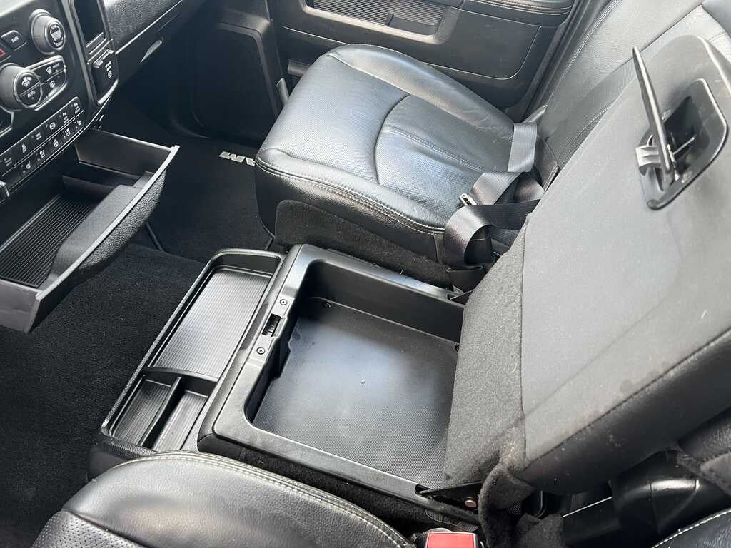 2018 RAM 2500 Laramie Crew Cab 4x4 6'4' Box