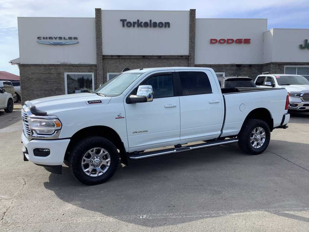 2023 RAM 2500 Laramie Crew Cab 4x4 6'4' Box