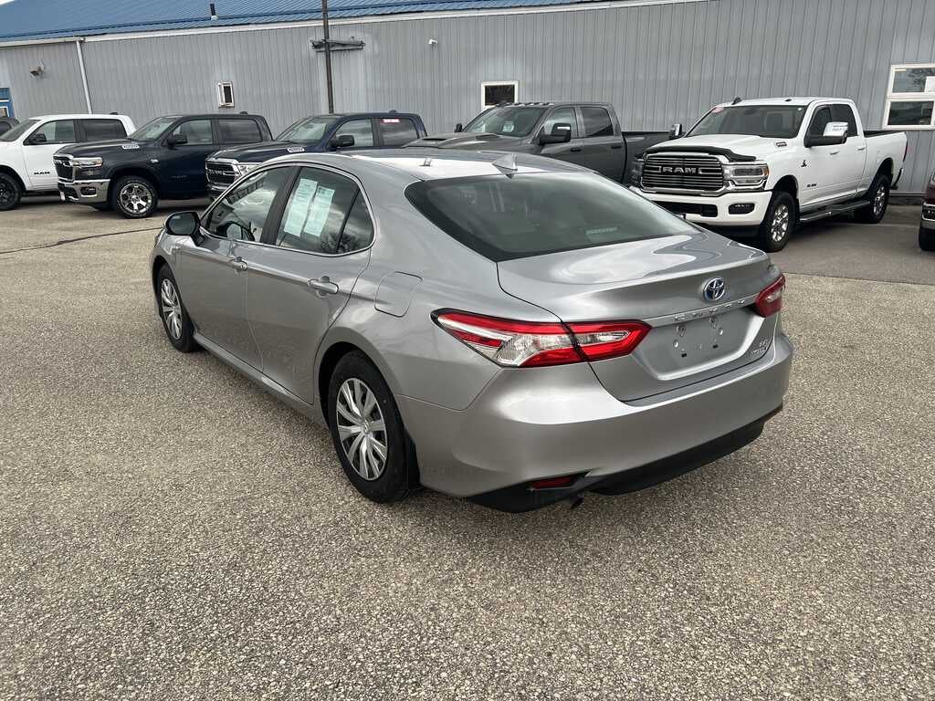 2020 Toyota Camry LE Hybrid