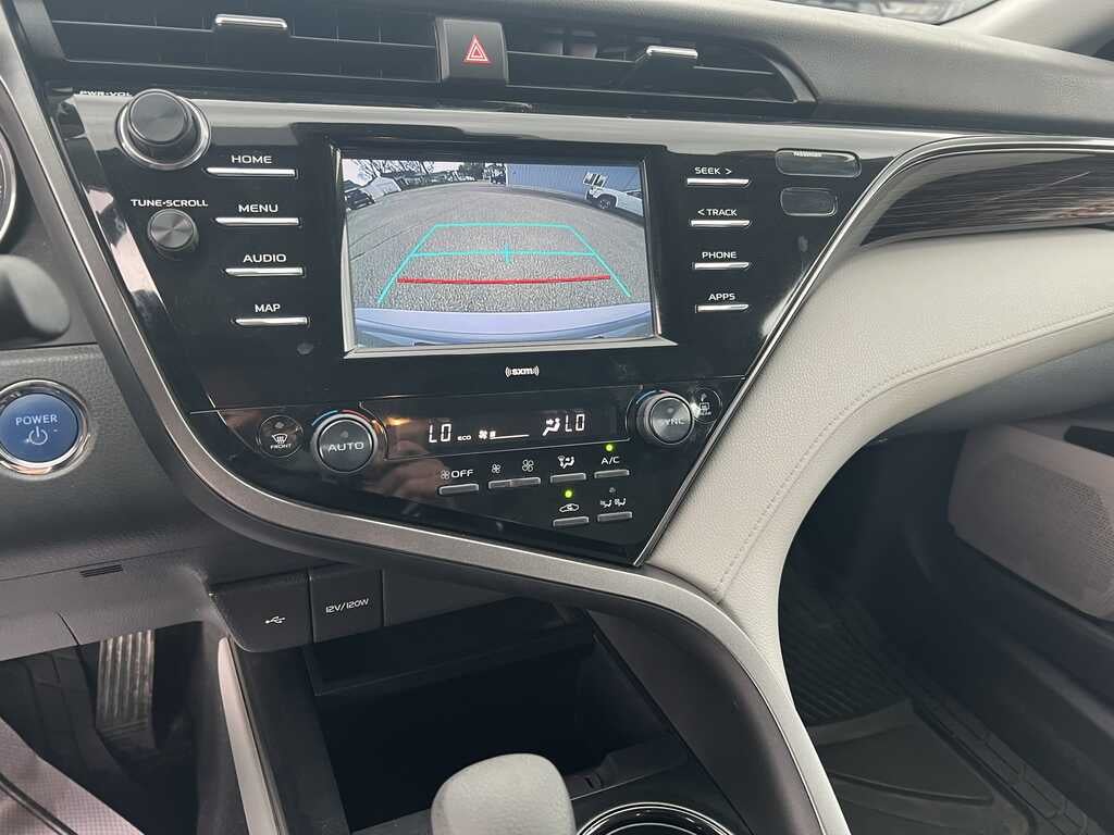 2020 Toyota Camry LE Hybrid